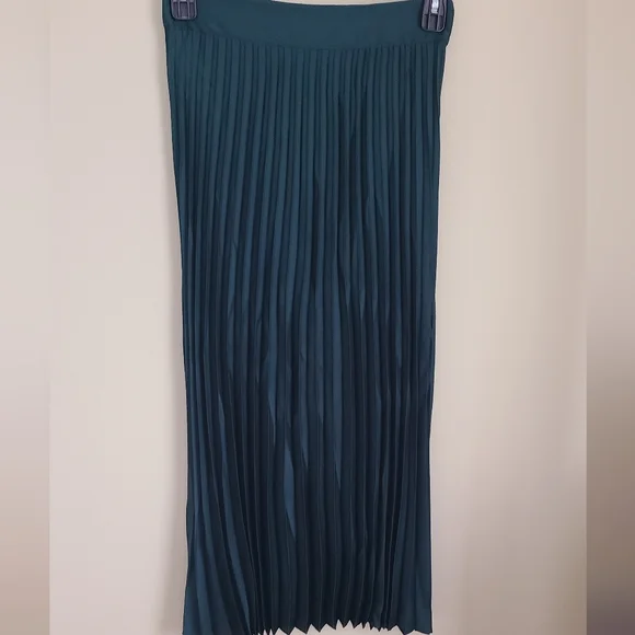 Sezane Dune Skirt - Picture 2 of 6